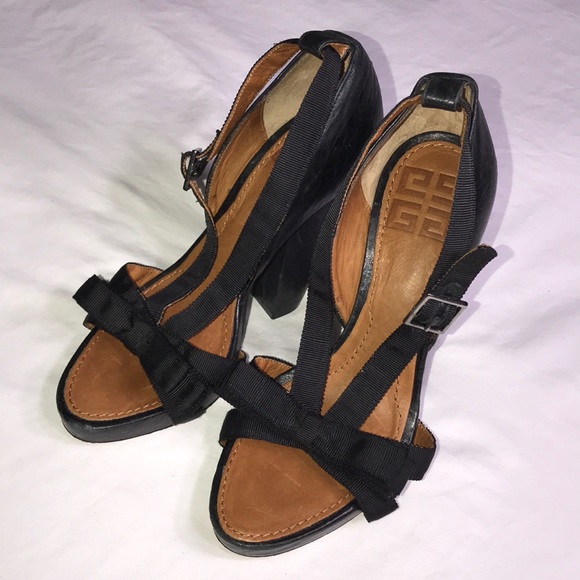 Givenchy Shoes - Givenchy authentic pumps size 35 EU - US 5